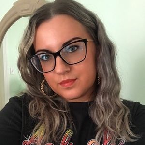 Meet your Posher, Ewa